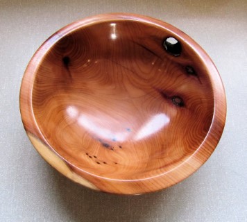 Yew bowl by Keith Leonard